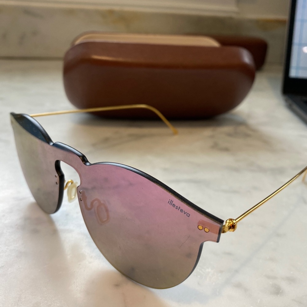 Illesteva sunglasses.